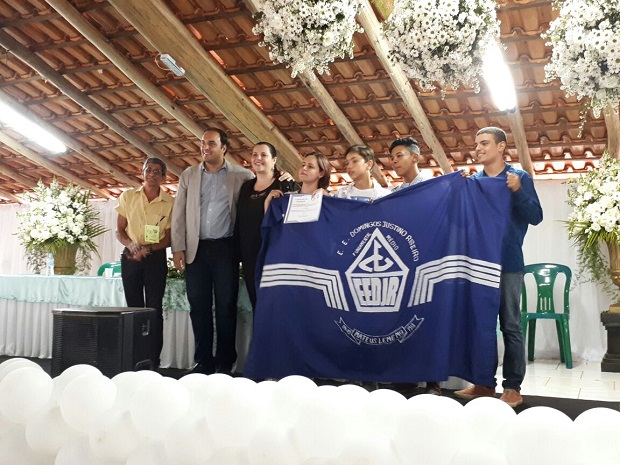 Estudantes conquistam 3 premiações com projeto que desvenda as características fitoquímicas do inhame para determinar suas propriedades repelentes. Foto: Fabíola Fonseca